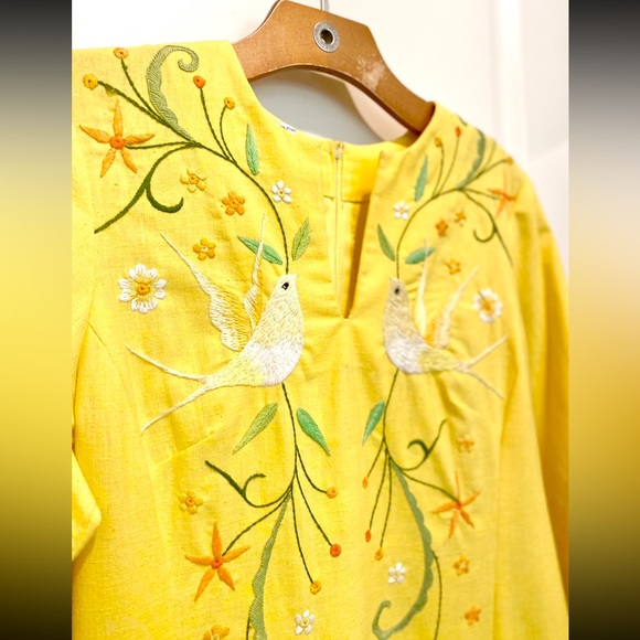 Darling Vintage 🌼🕊️ embroidered daisy dove yellow maxi dress by Emporium - Picture 5 of 14